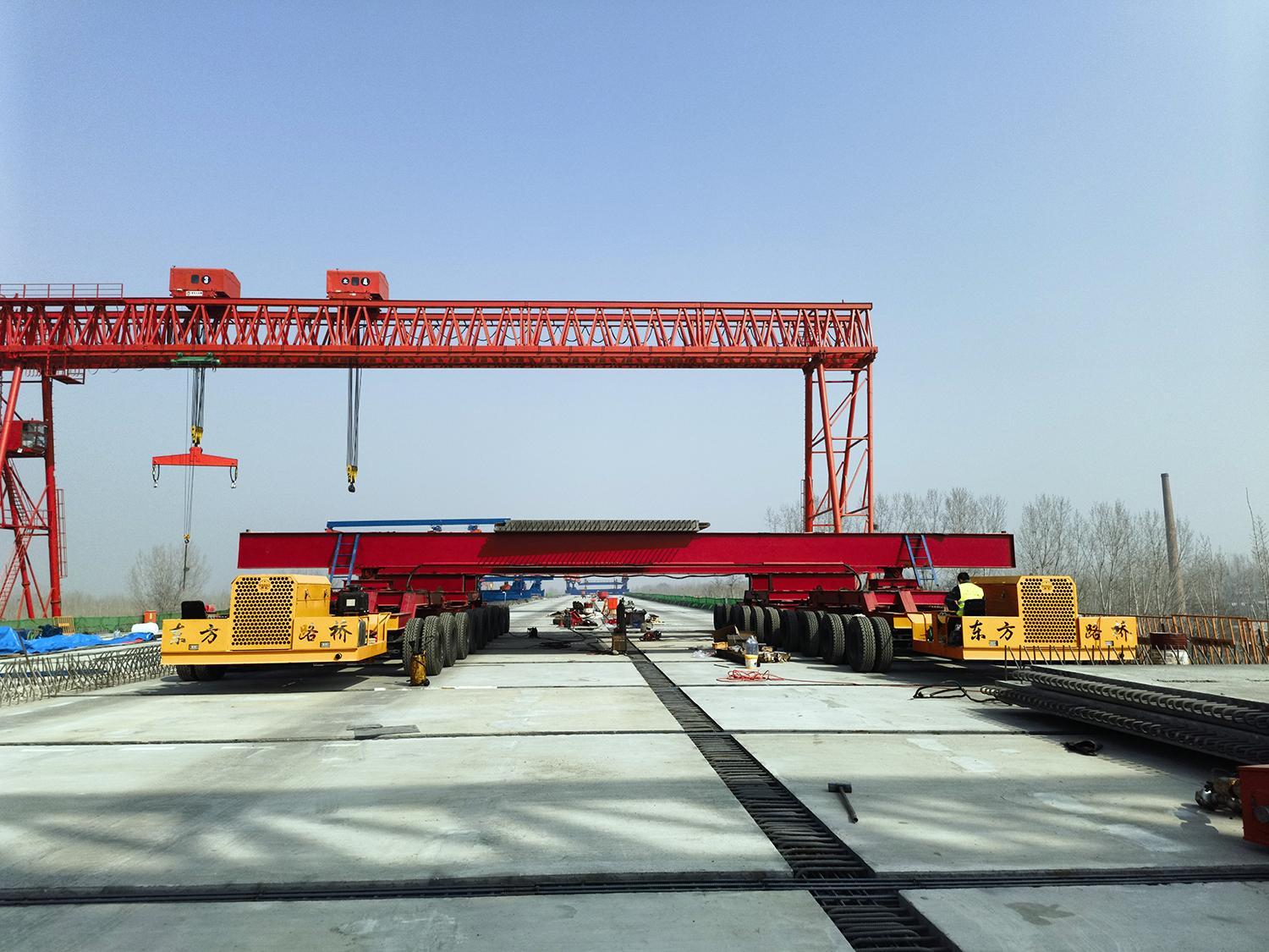 中鐵四局安羅高速黃河大橋3標(biāo)50/350架橋機(jī)