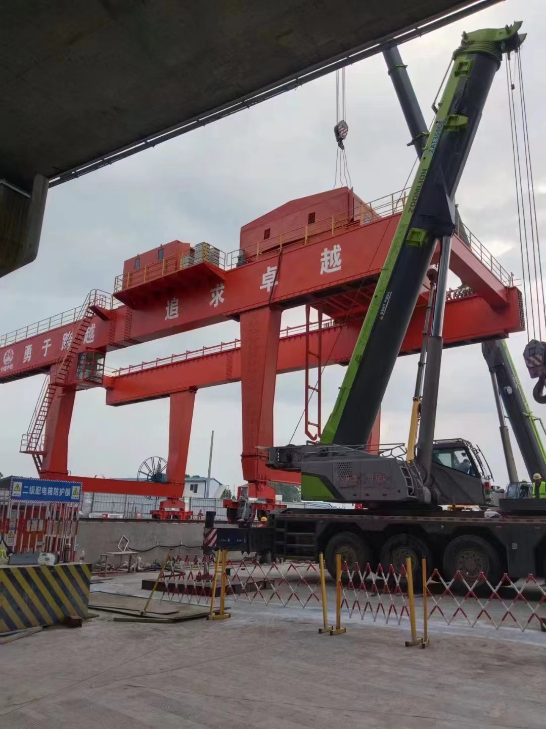 起重機出渣機75/30噸，跨度30米安裝完成