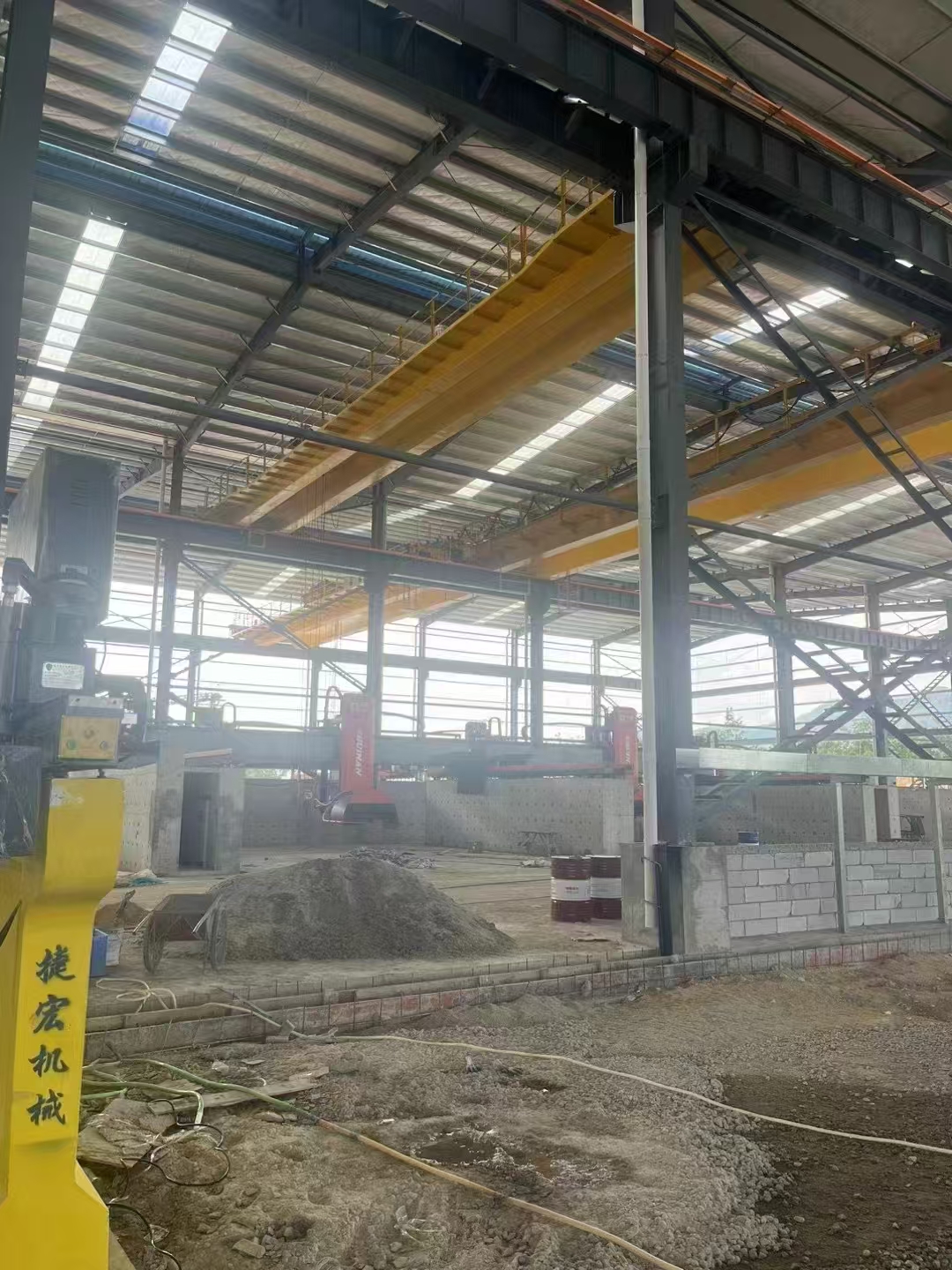 電動葫蘆橋式起重機(jī)10噸跨度23.85米安裝調(diào)試完成